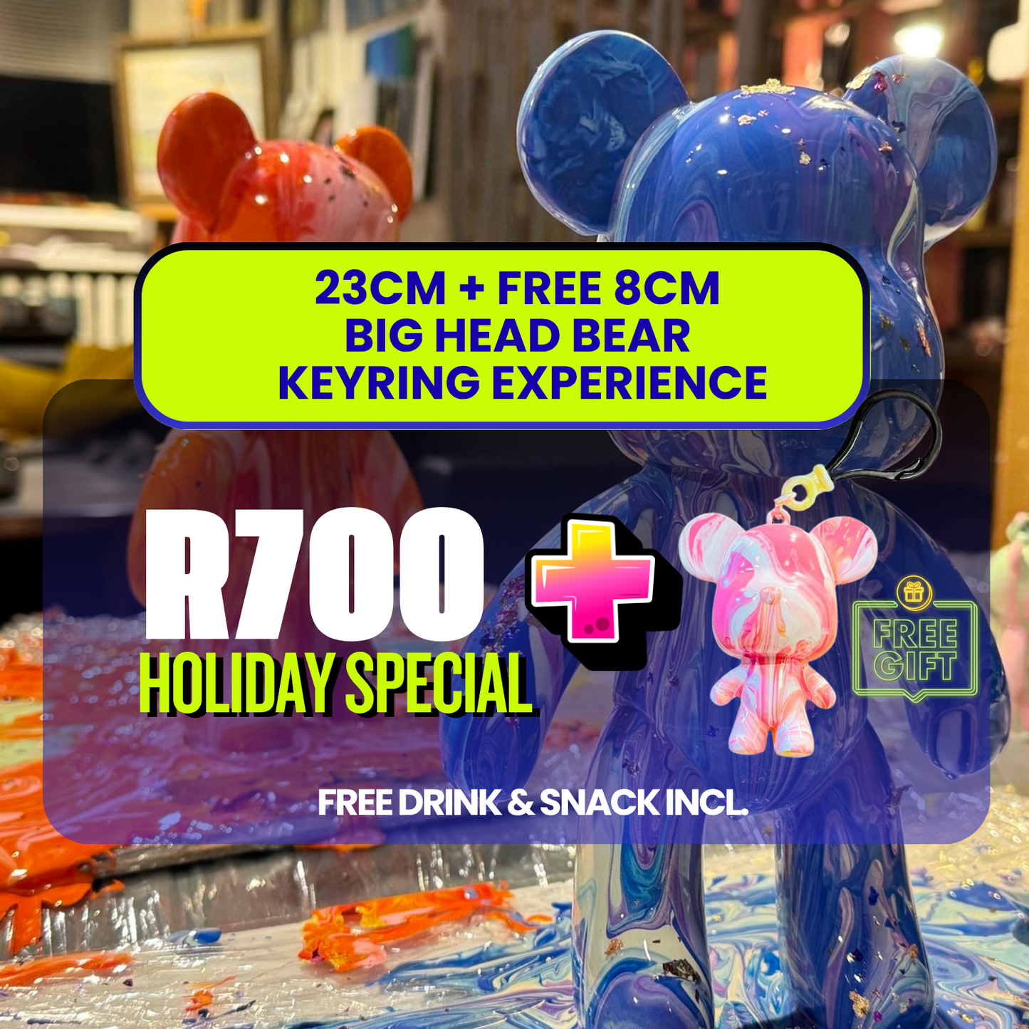 Holiday Special 23cm Standard Fluid Bear + FREE 8cm Big Head Bear Keyring